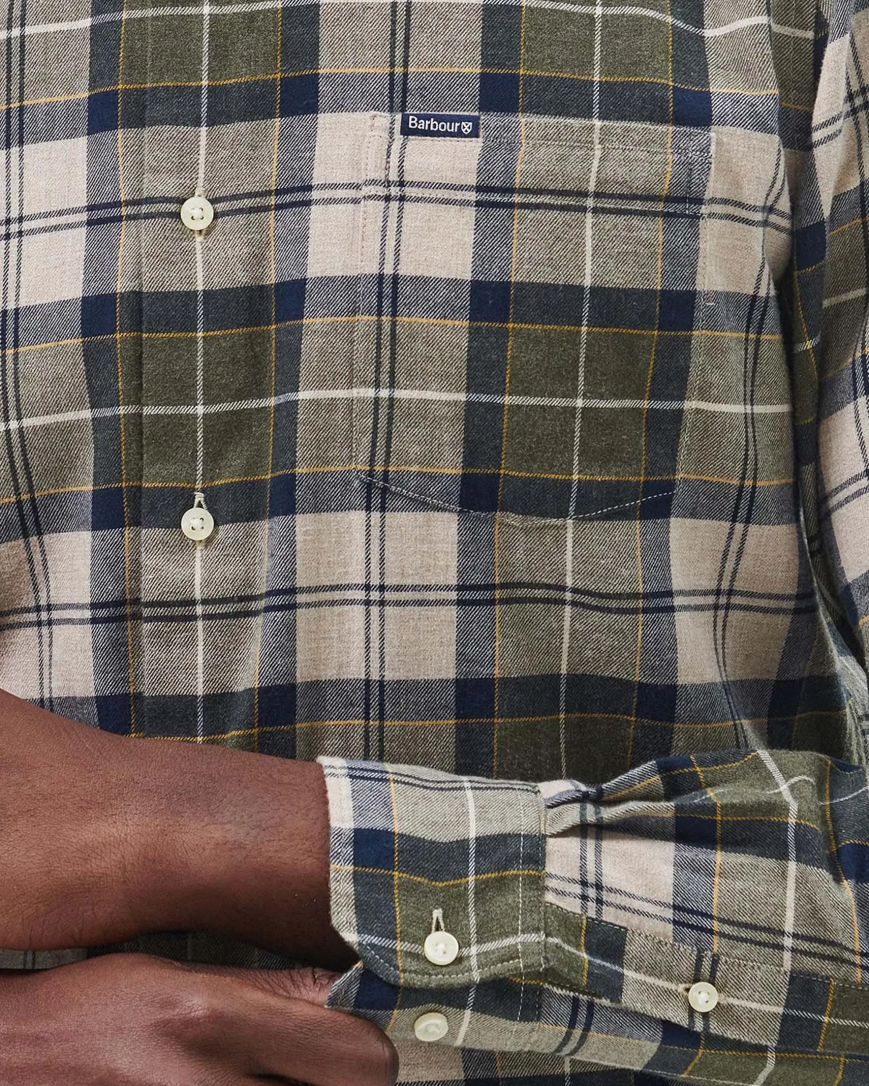 Camicia Barbour tartan check verde militare e beige in flanella di puro cotone con collo button down
