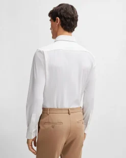 Camicia Boss bianca Hank slim fit in tessuto tecnico stretch con colletto Kent