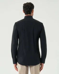 Camicia Boss nera Hank slim fit in tessuto tecnico stretch con colletto Kent