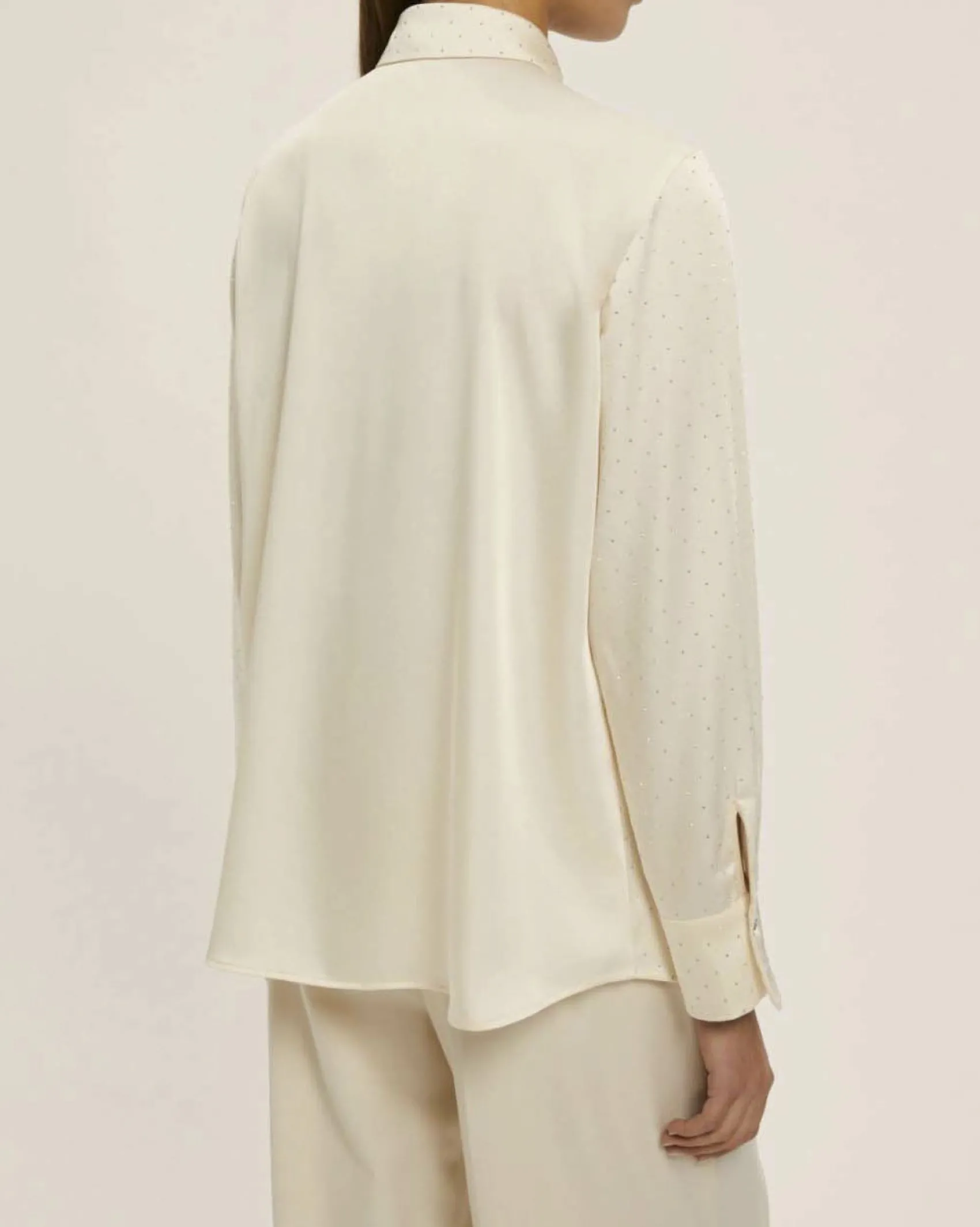 Camicia color avorio Emme Marella in raso con strass applicati sul davanti