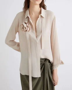 Camicia color gesso Marella in crรชpe de chine di misto seta con dettaglio floreale al collo