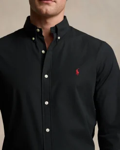 Camicia nera slim-fit Polo Ralph Lauren in popeline di cotone stretch con logo pony rosso ricamato sul petto e colletto button-down