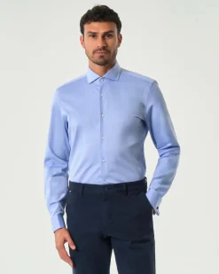 Camicia Spread Boss azzurra in micro piquรจ di cotone stretch con colletto aperto alla francese e polso doppio