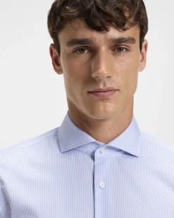 Camicia Spread Boss in twill di puro cotone a righine bianche e azzurre con colletto aperto alla francese