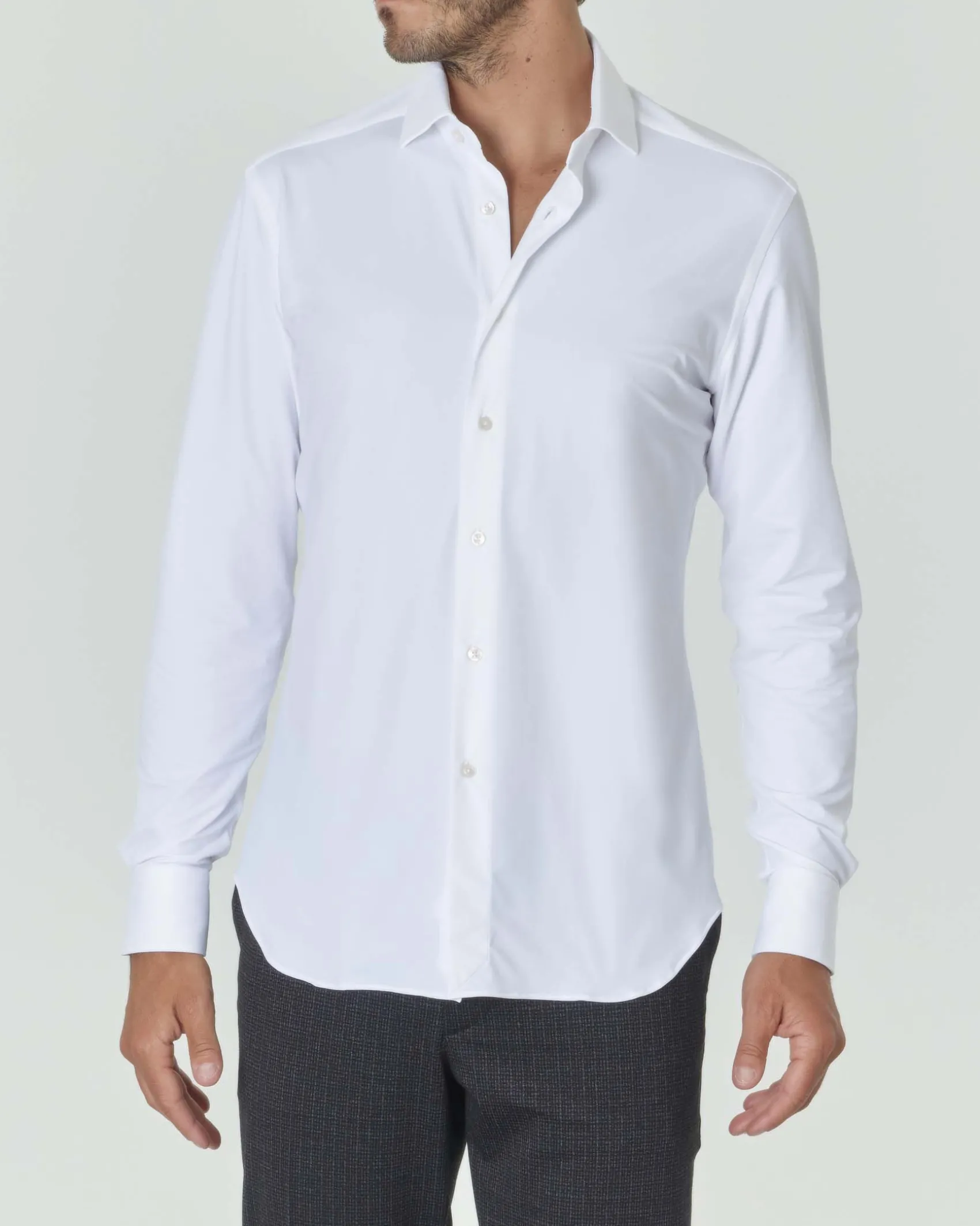 Camicia Xacus bianca tinta unita in tessuto tecnico active tailor fit