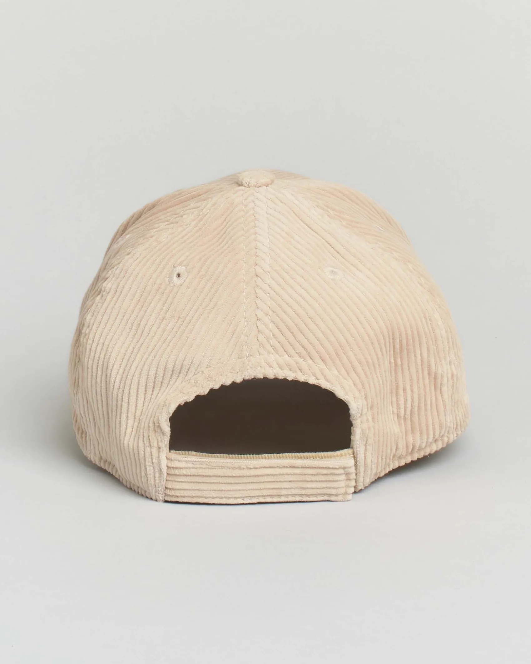 Cappello beige MC2 Saint Barth in velluto di cotone a coste con scritta logo ricamata a contrasto di colore