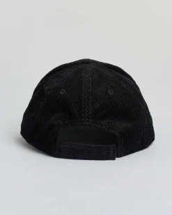 Cappello nero MC2 Saint Barth in velluto a coste con scritta logo ricamata a contrasto di colore