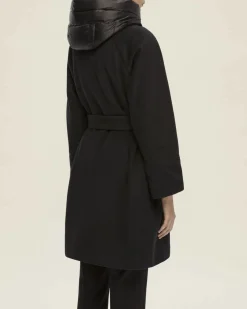 Cappottino nero Emme Marella in tessuto diagonale con scollo a rever e pettorina e cappuccio imbottiti in nylon removibili