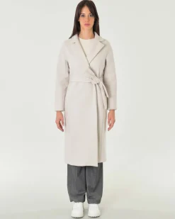 Cappotto color gesso lungo in panno di misto viscosa con collo a rever e cintura in vita