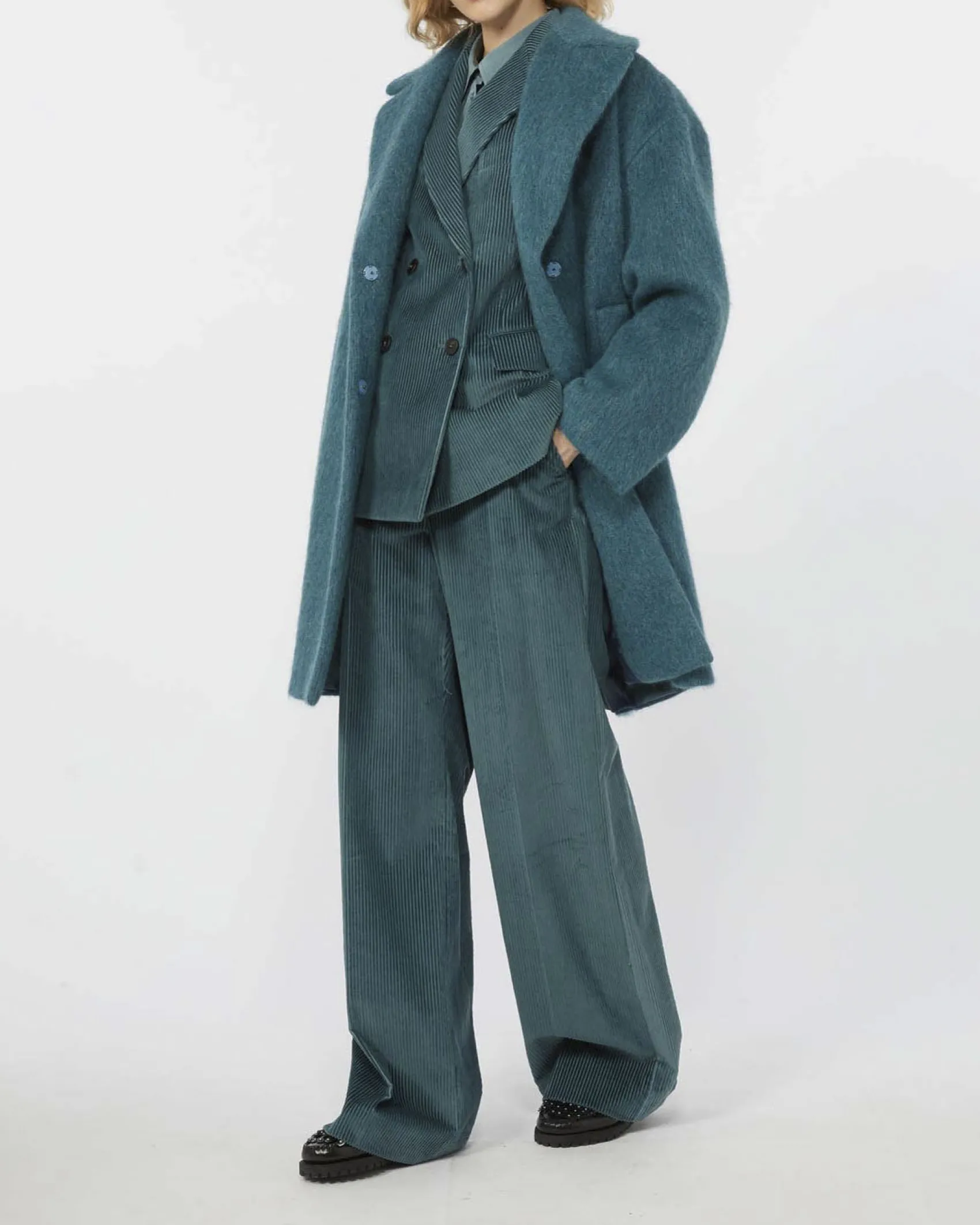 Cappotto color ottanio oversize Weekend Max Mara in alpaca e mohair con scollo a rever ampio