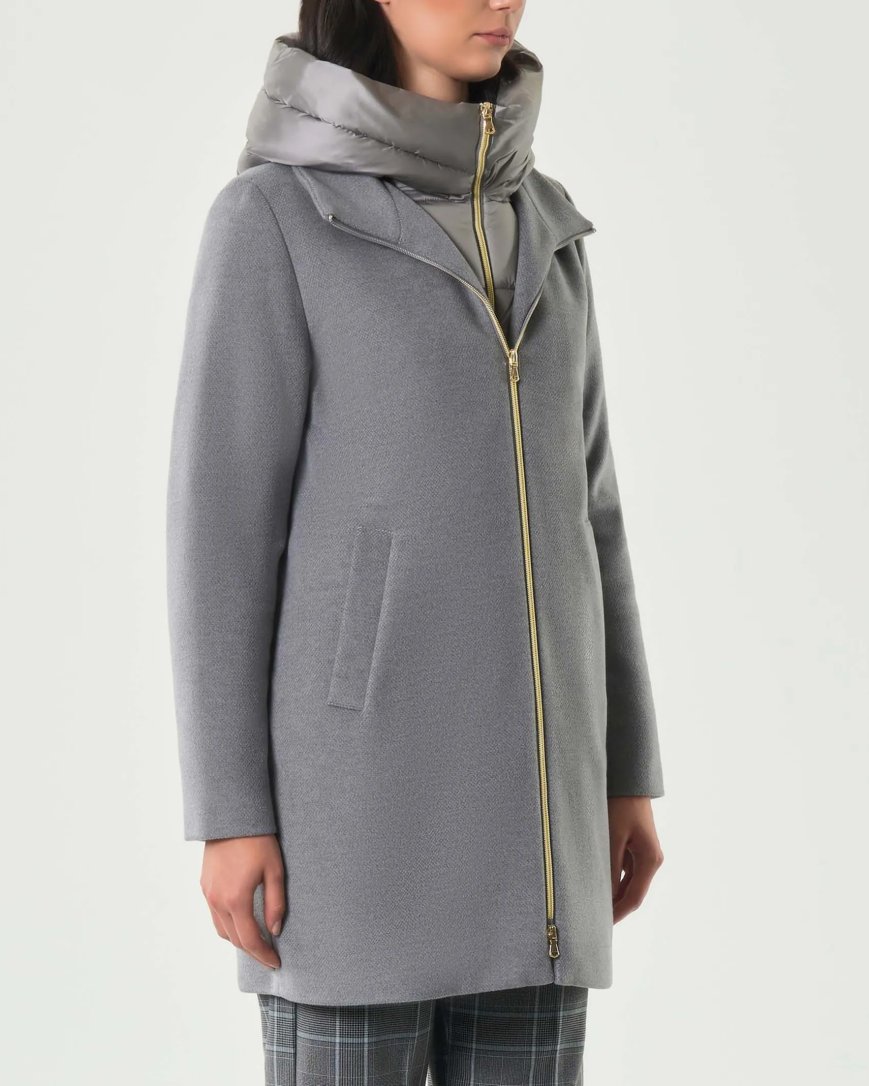 Cappotto grigio Emme Marella in tessuto diagonale con pettorina e cappuccio imbottiti in nylon removibili