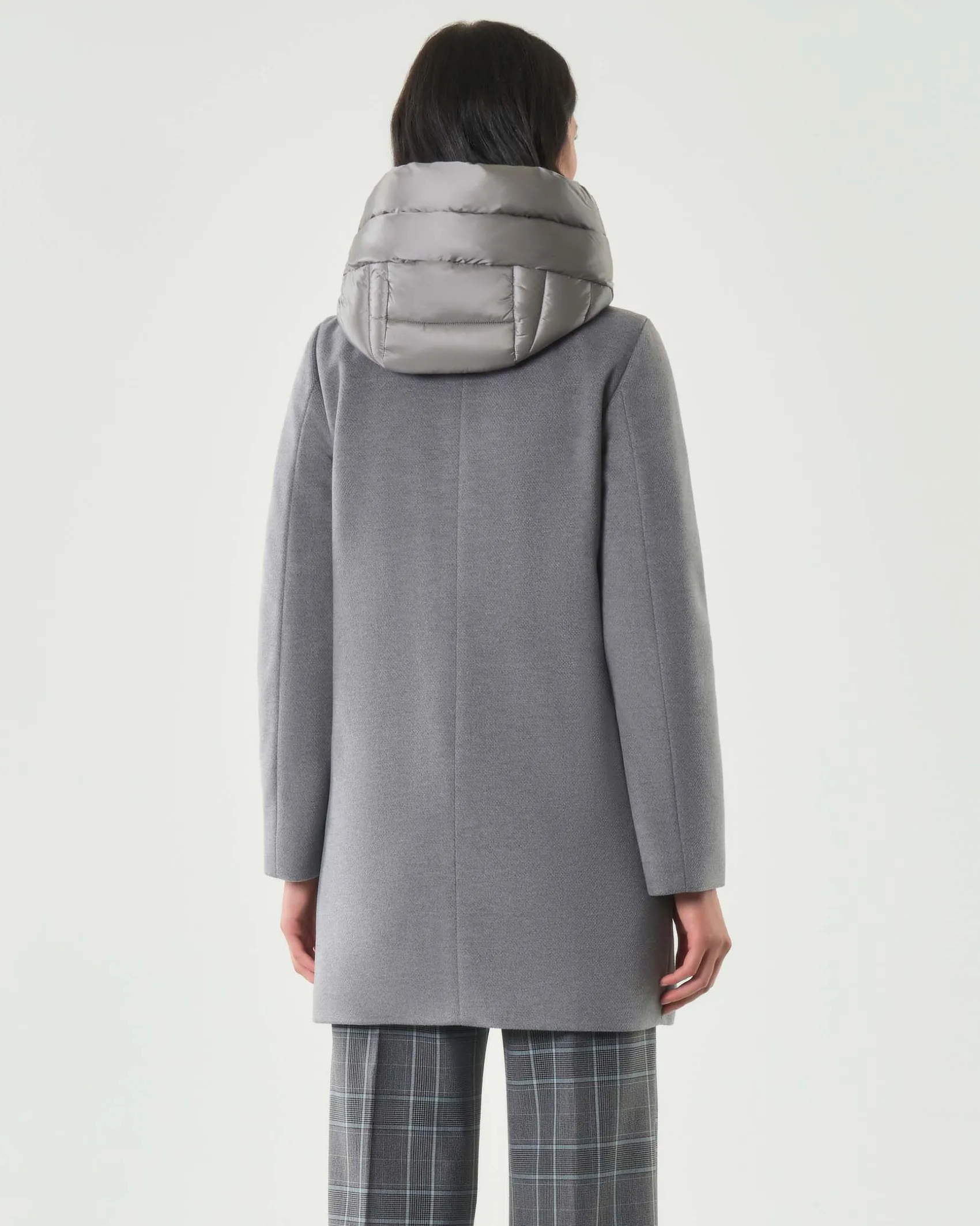 Cappotto grigio Emme Marella in tessuto diagonale con pettorina e cappuccio imbottiti in nylon removibili