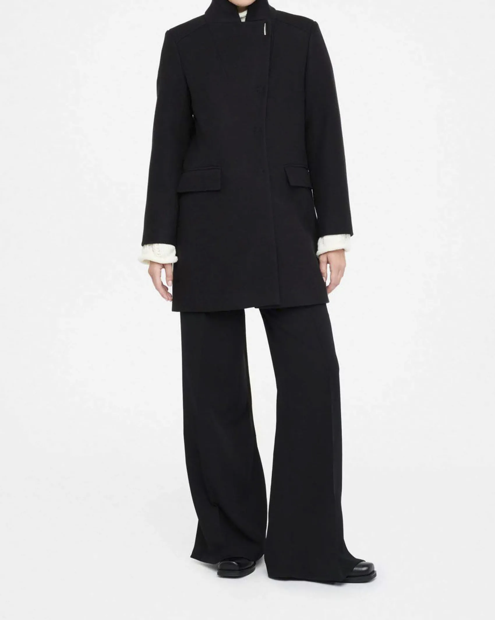 Cappotto Liu Jo Jeans nero in misto lana con tasche a patta