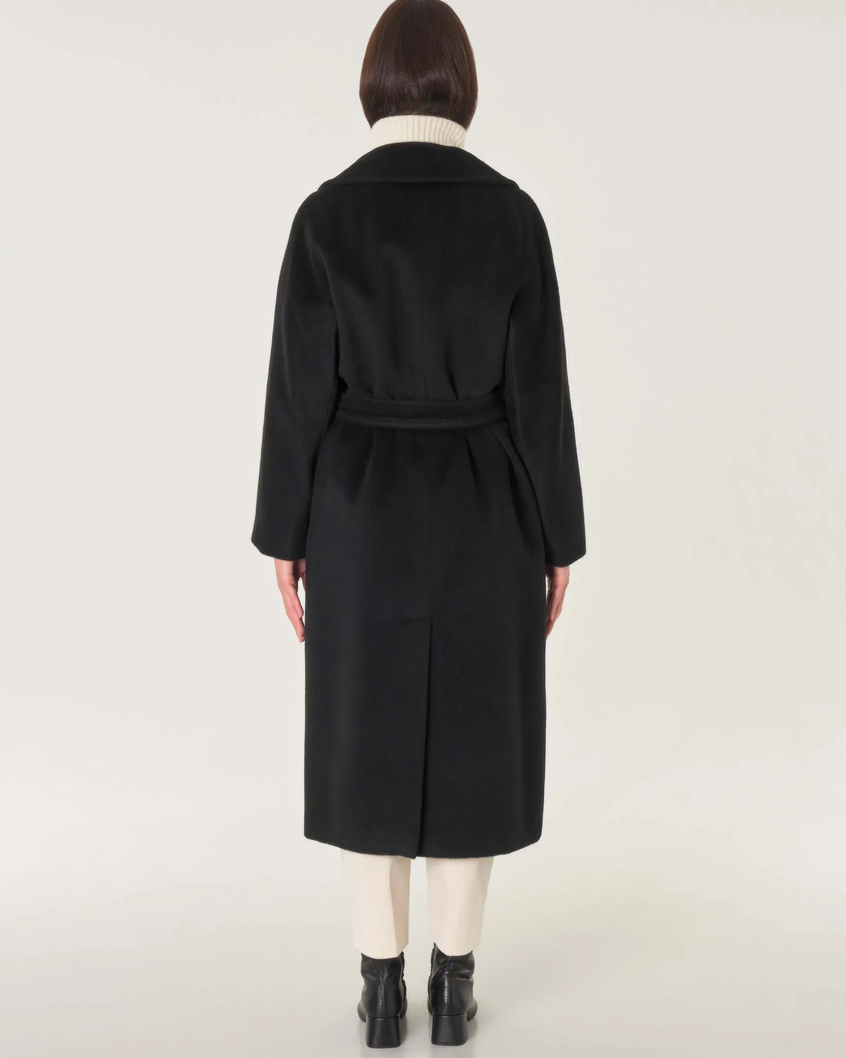 Cappotto lungo a vestaglia nero in lana mohair e alpaca con rever ampio