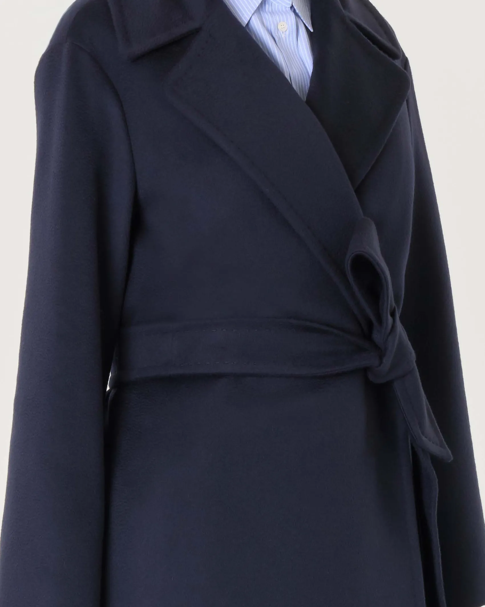 Cappotto midi a vestaglia blu in drap di pura lana con rever ampio