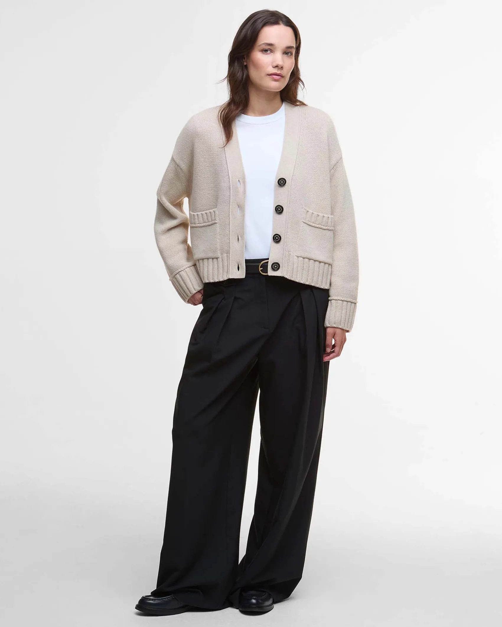 Cardigan cropped beige Barbour Faye in cotone e lana con scollo a V