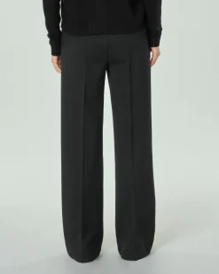 Cardigan nera in puro cashmere con scollo a V e chiusura a bottoni