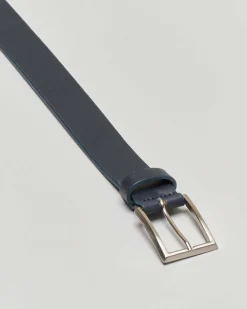 Cintura blu in pelle con fibbia in metallo