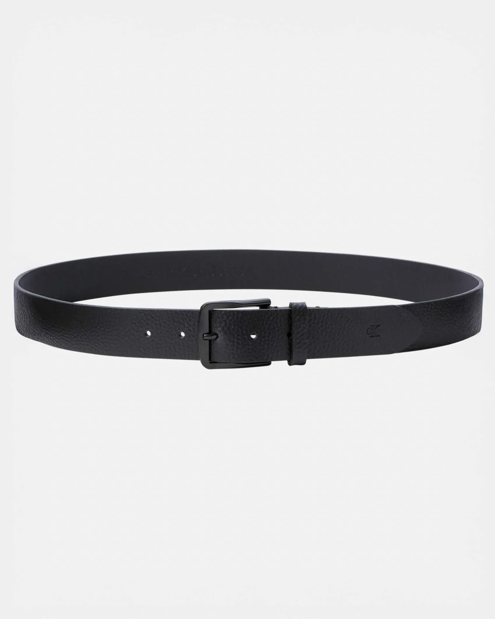 Cintura Calvin Klein Jeans nera in pelle martellata con fibbia in tono