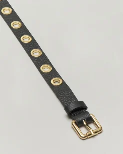 Cintura in pelle nera con borchie dorate