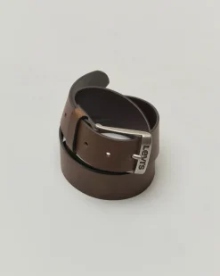 Cintura Levi's marrone in pelle effetto vintage e fibbia in metallo