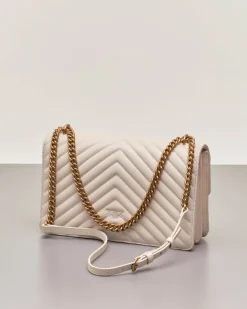 Classic Bag Chevron in pelle bianca con fibbia Love Birds dorata e tracolla a catena regolabile