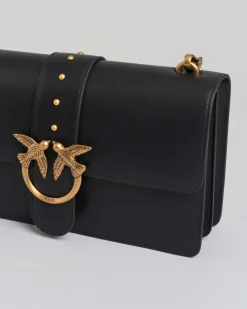 Classic Love Bag One nera in pelle liscia con fibbia Love Birds dorata e tracolla a catena rimovibile