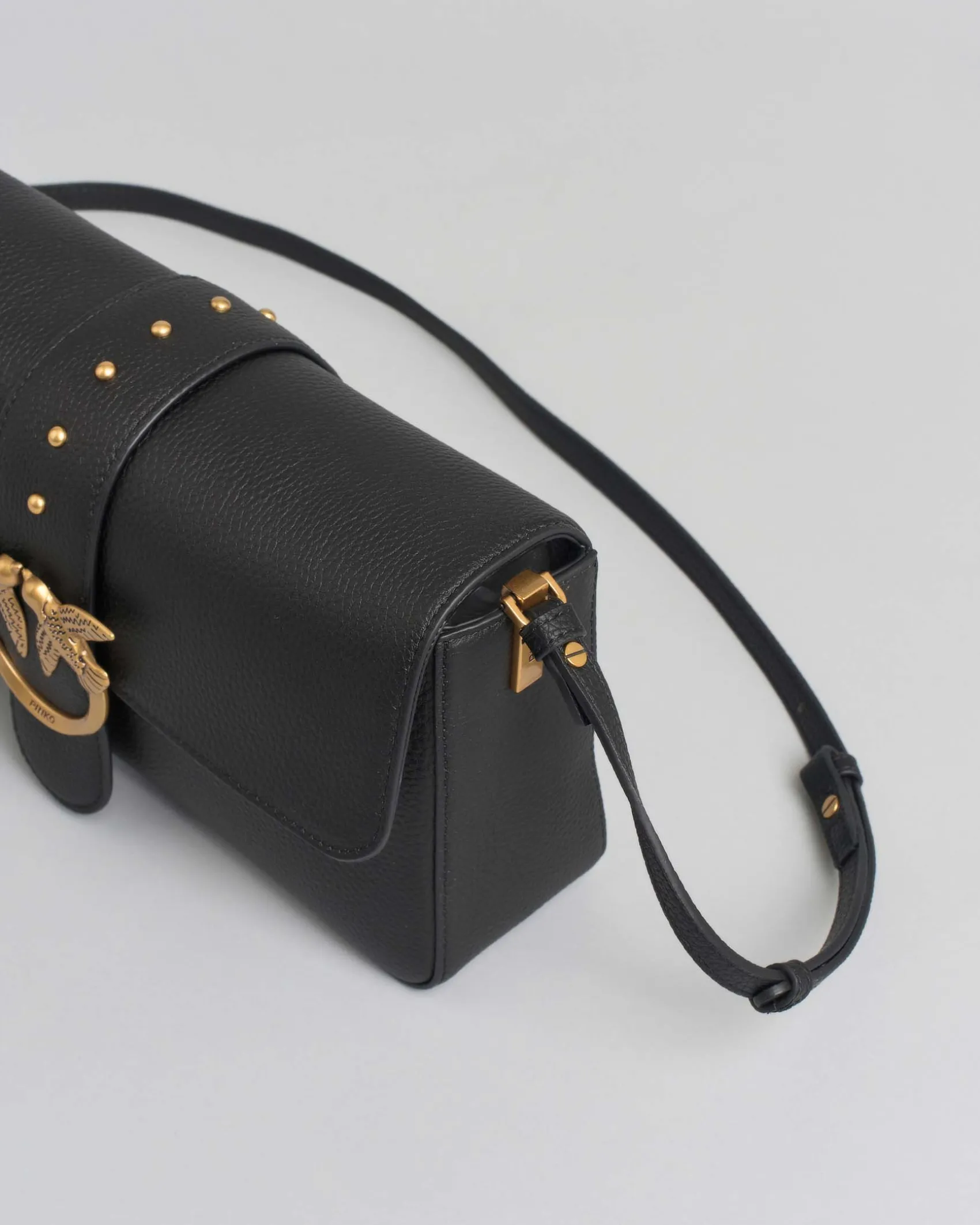 Classic Love Bag One Slouchy Pinko nera in pelle liscia con fibbia Love Birds dorata