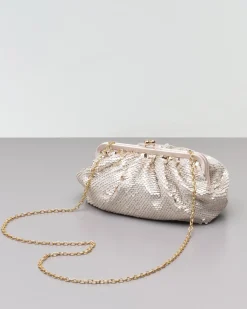Clutch rivestita in paillettes reversibili color sabbia e oro con chiusura in metallo tono su tono