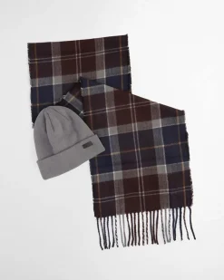 Cofanetto Barbour idea regalo composto da sciarpa tartan check marrone e blu e berretto grigio
