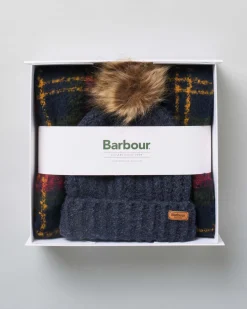 Cofanetto Barbour sciarpa a fantasia tartan rossa e berretto blu a coste con pon pon in ecopelliccia
