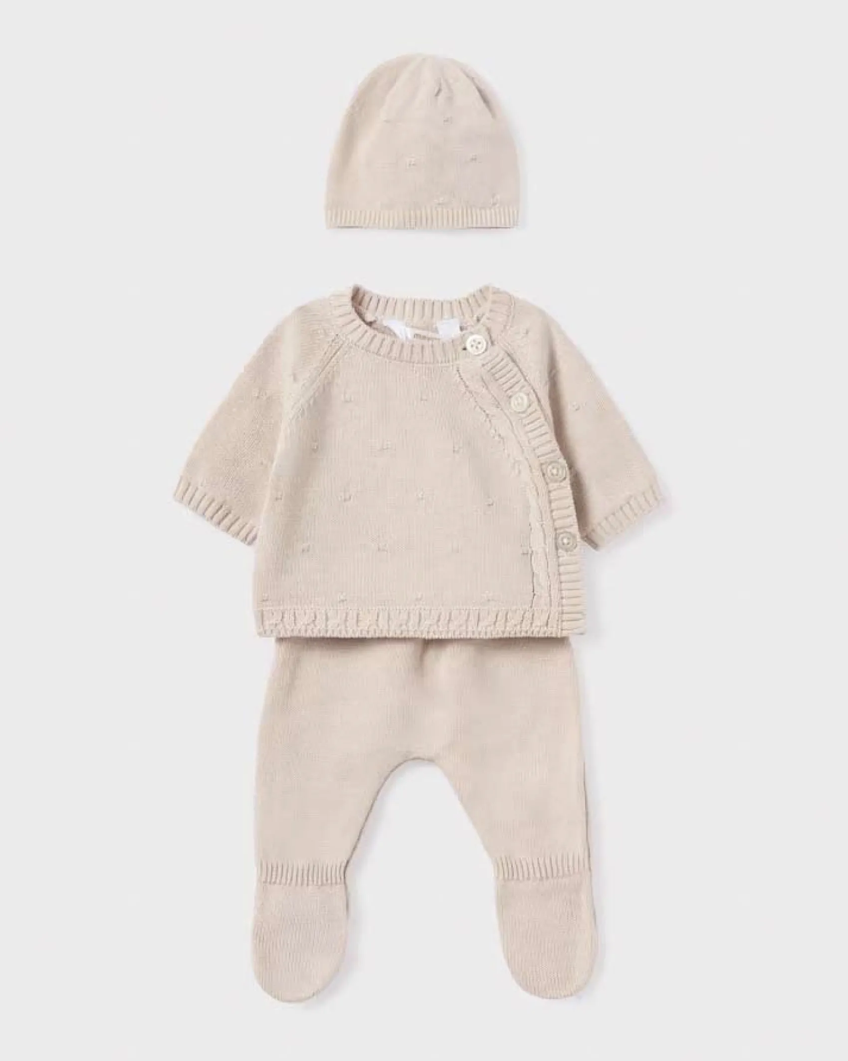 Completo beige in maglia di cotone con cappellino abbinato