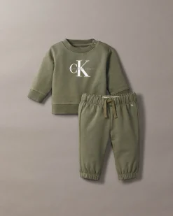 Completo Calvin Klein maglia e pantalone verde militare in felpa con logo bianco