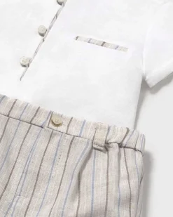 Completo t-shirt serafino bianca e bermuda beige a righe in misto lino