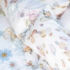 Copripiumino Ocean Izylinen double face a due piazze in cotone bianco a stampa meduse e conchiglie