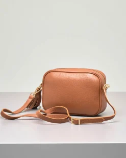 Cross bag color cuoio in pelle efetto martellato