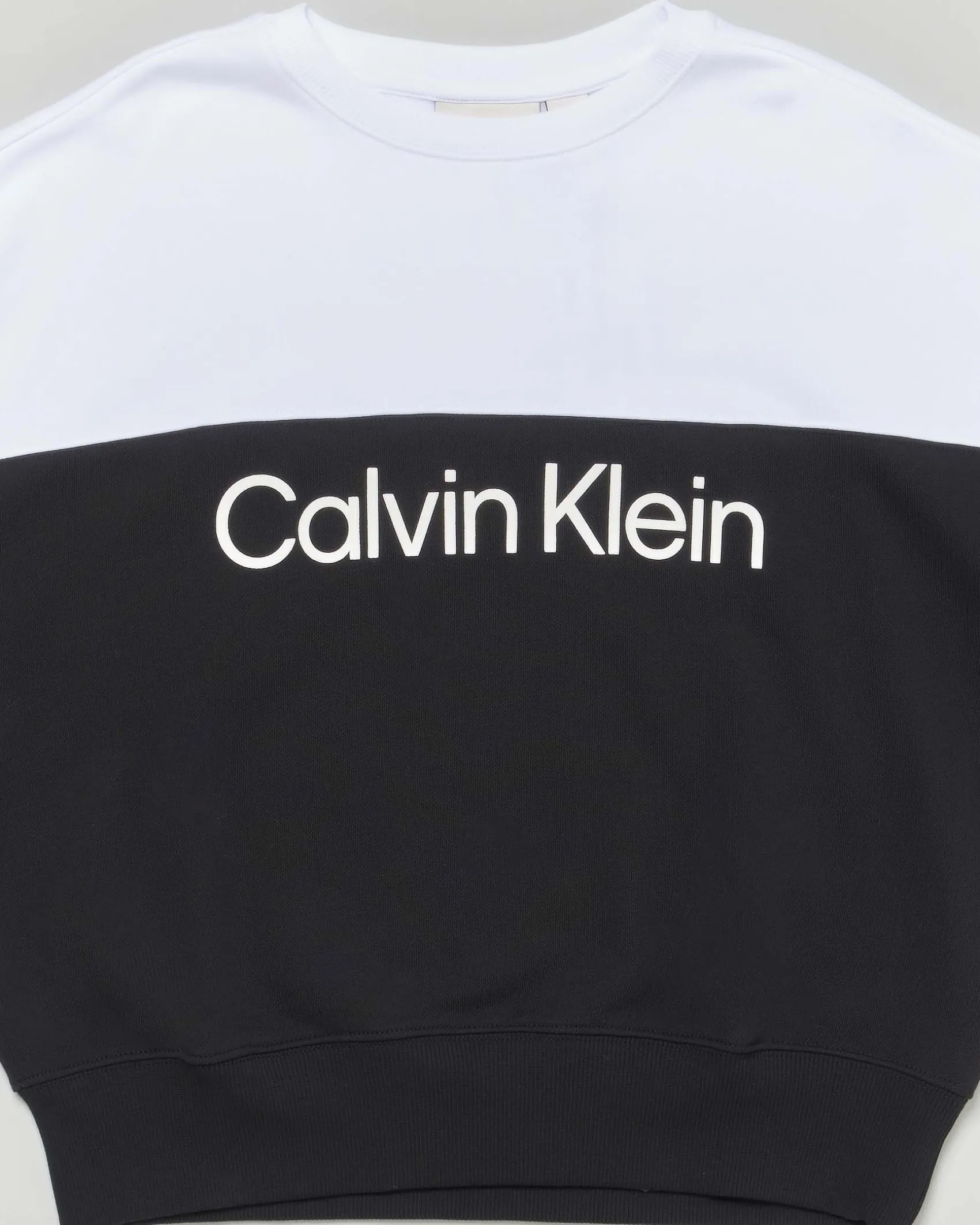 Felpa Calvin Klein color block bianco nero e verde in puro cotone garzato