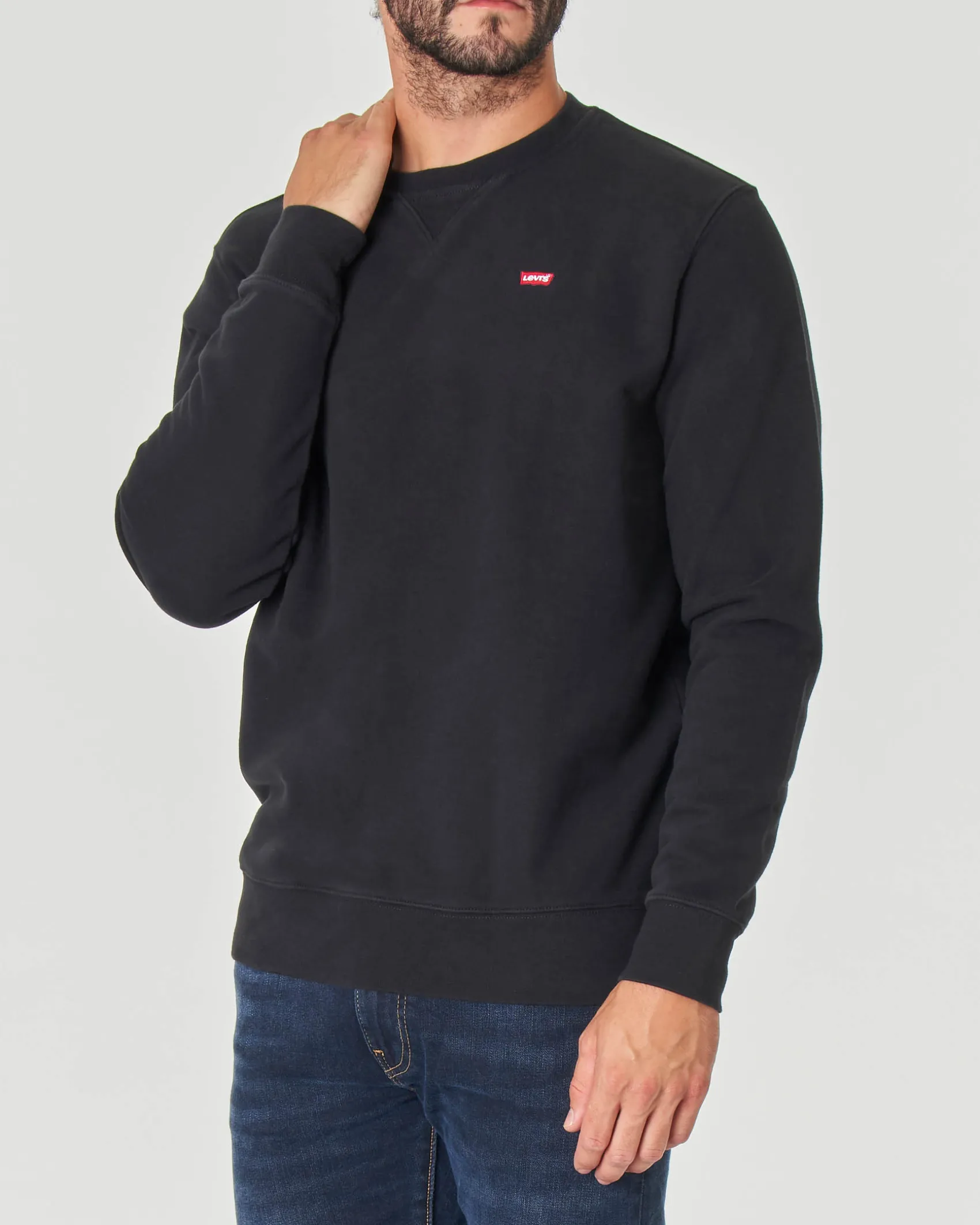 Felpa Levi's nera girocollo con logo batwing piccolo ricamato sul petto