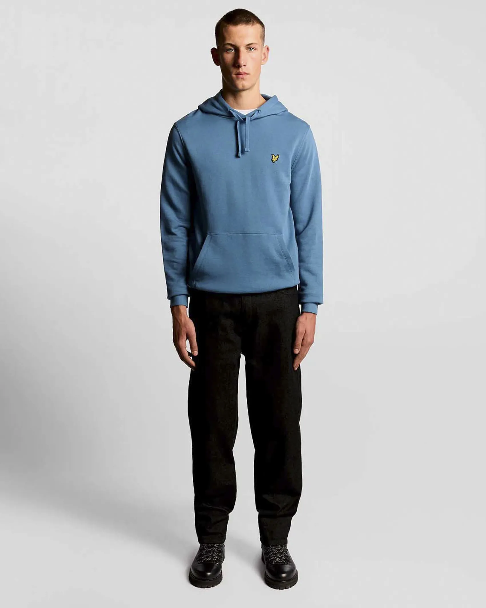 Felpa Lyle & Scott azzurra con cappuccio e tasche a marsupio