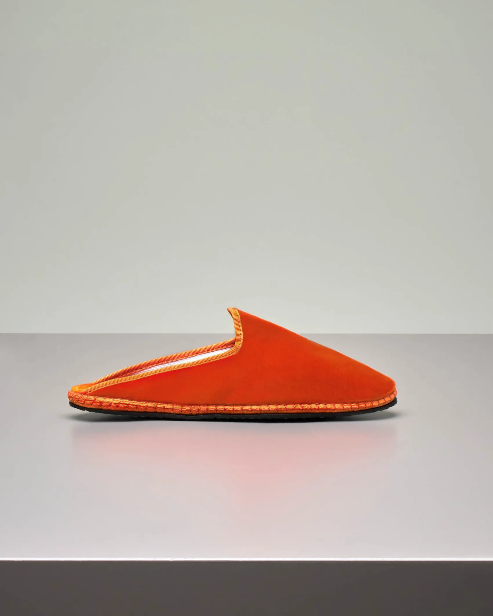 Friulane modello sabot in velluto color arancione