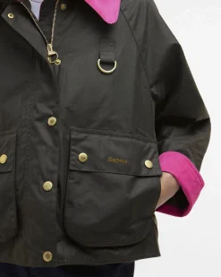 Giacca Barbour Spey Icons verde oliva in cotone cerato con colletto e polsini in velluto fucsia a costine