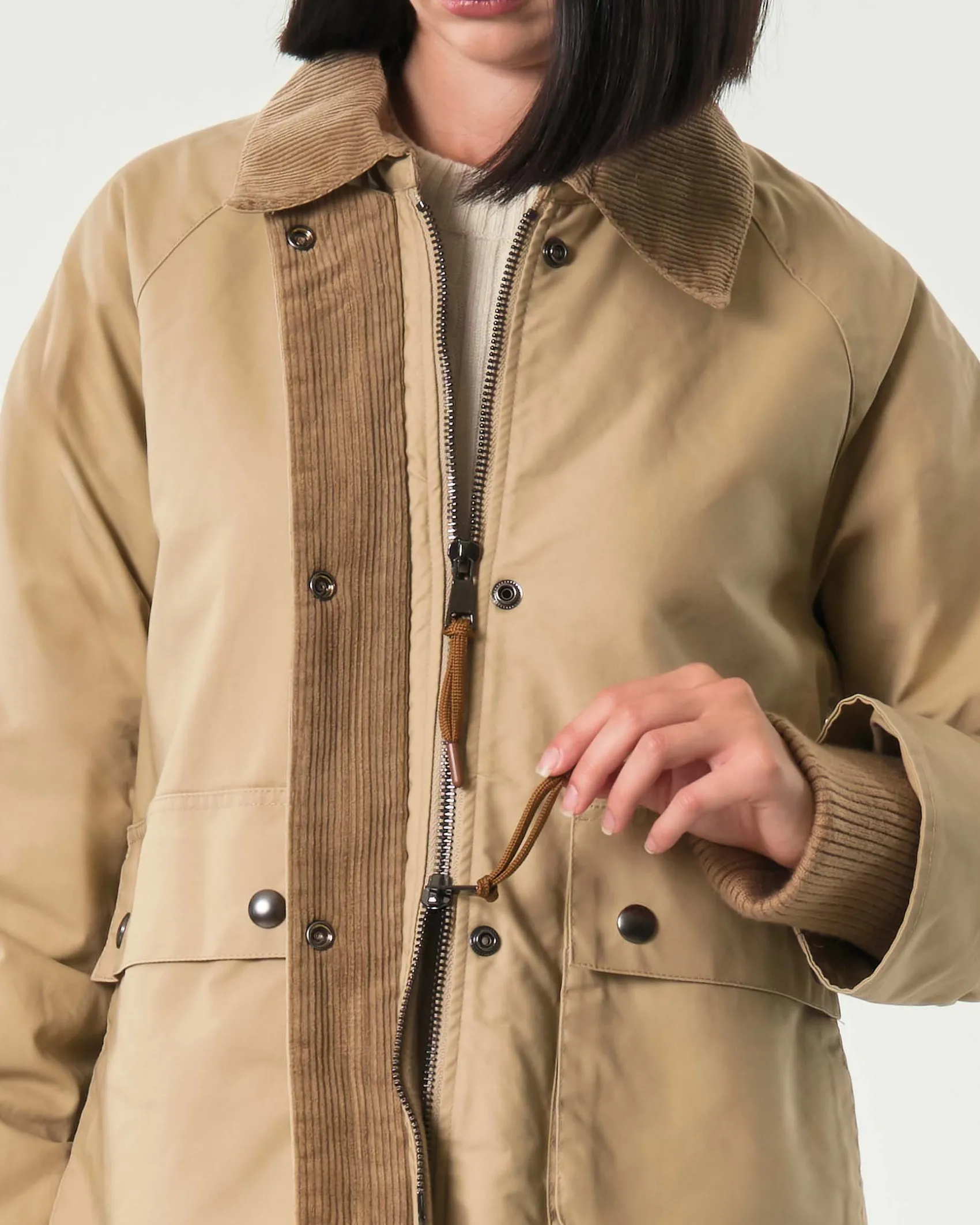 Giacca beige Hlo! in cotone con colletto e profili in velluto abbinato a coste