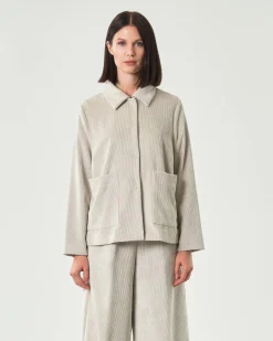 Giacca color gesso Jurerê in velluto di cotone a coste con colletto a camicia