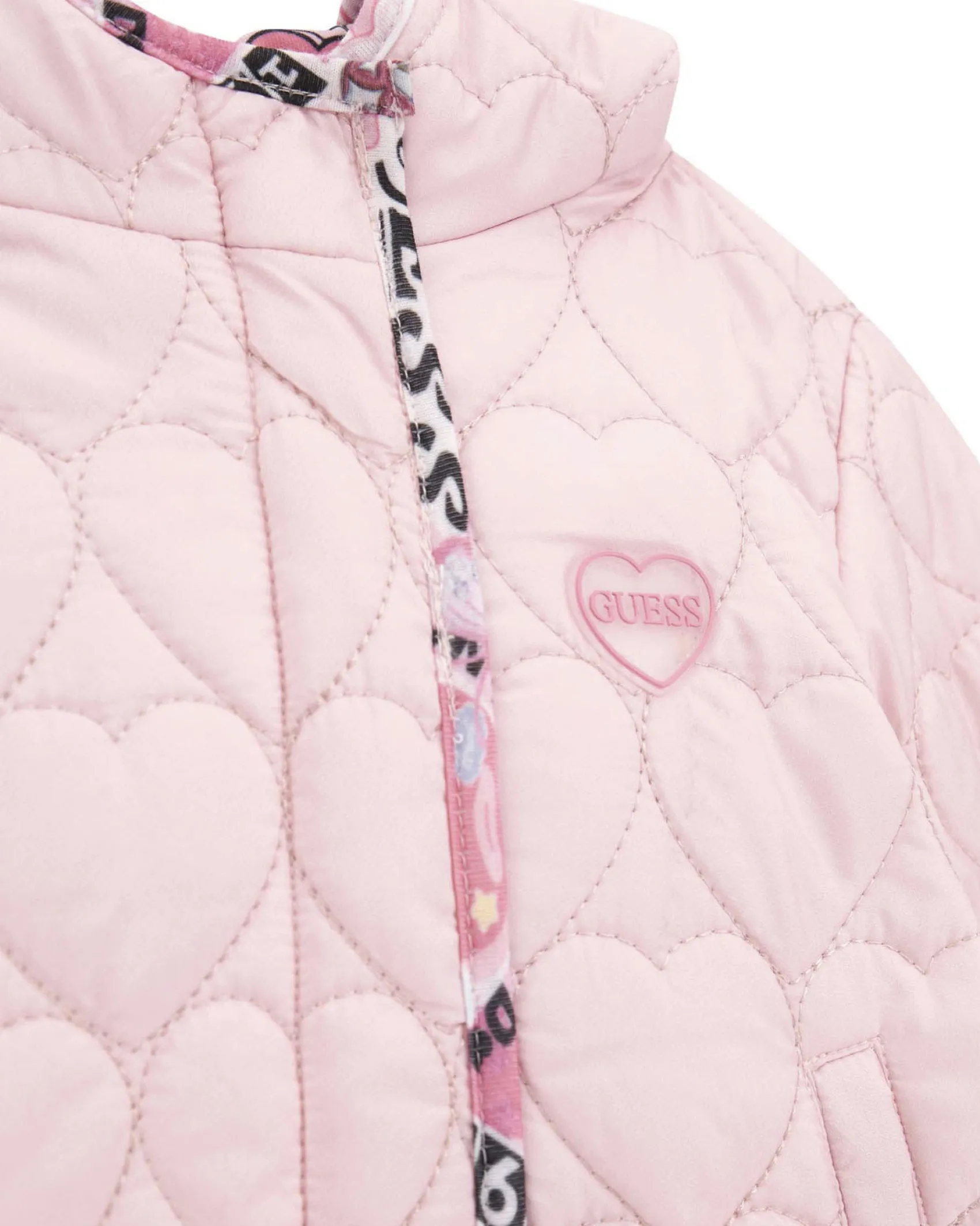 Giacca Guess rosa trapuntata a cuori con cappuccio ad orsetto