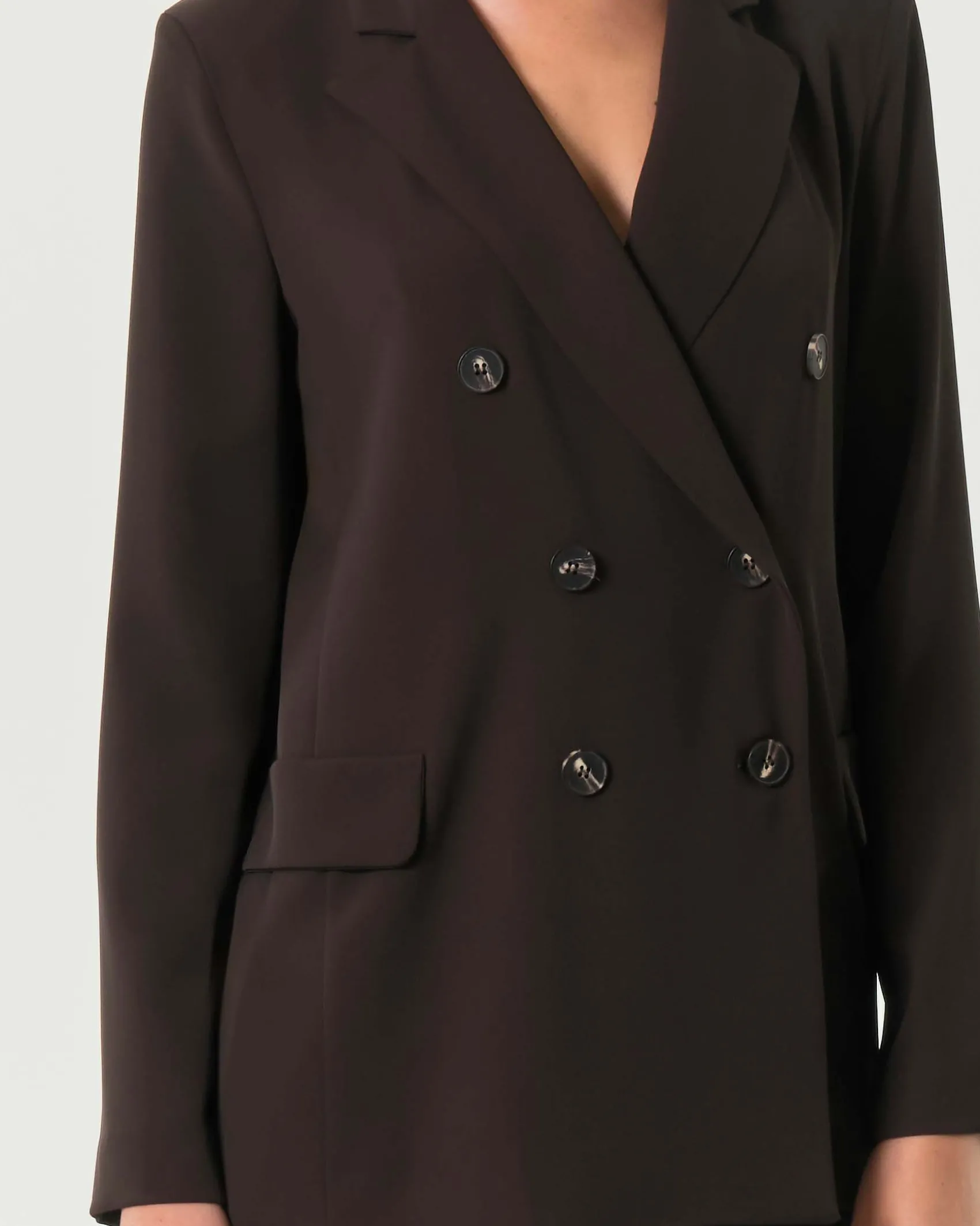 Giacca marrone doppiopetto Hlo! in cady con scollo a rever