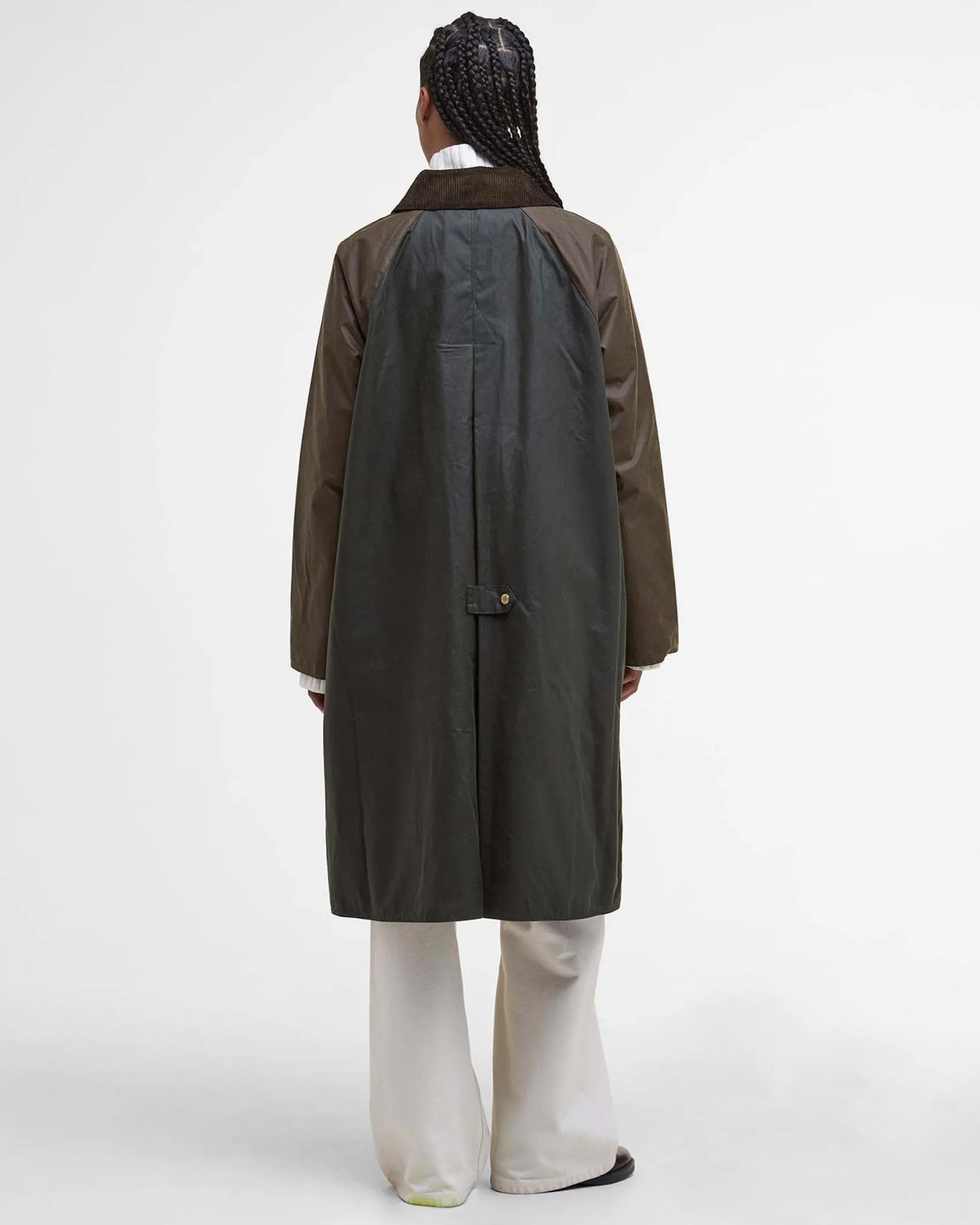 Giaccone lungo Barbour Evette in cotone cerato verde oliva motivo patchwork con colletto in velluto a costin