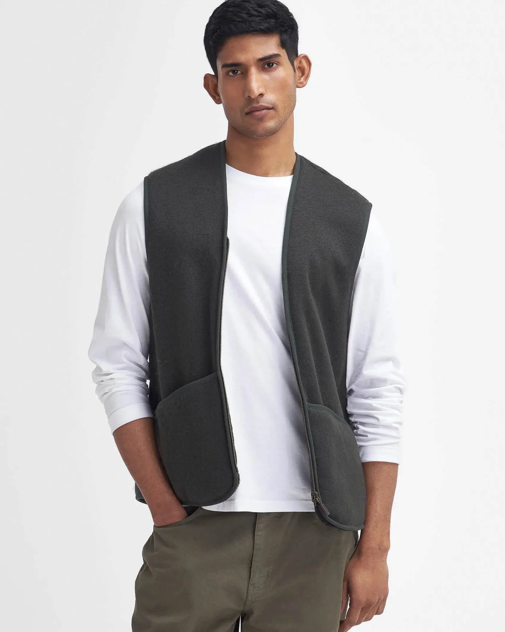 Gilet Barbour in pile color salvia con tasche a toppa