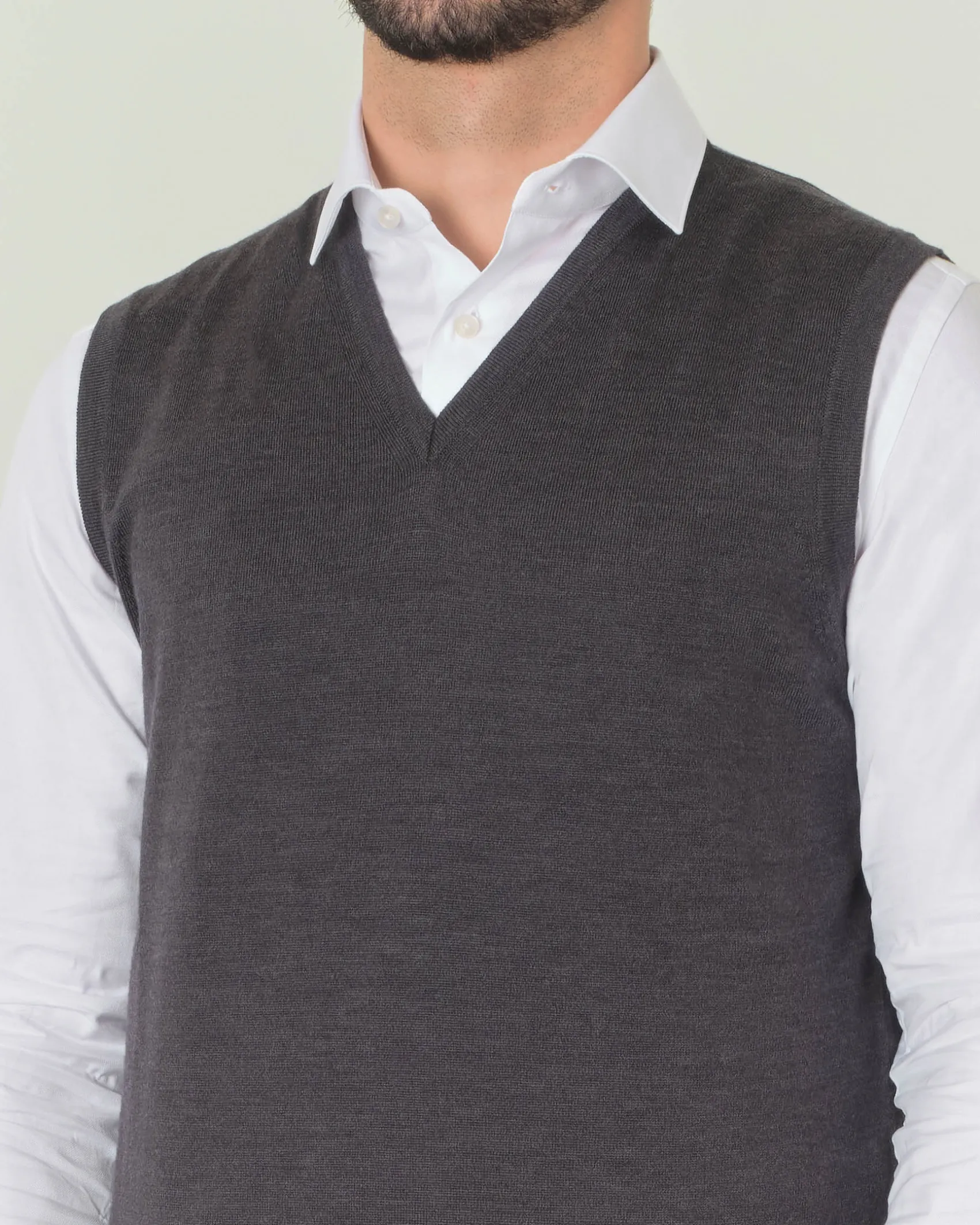 Gilet Pellizzari antracite in pura lana merino con scollo a V