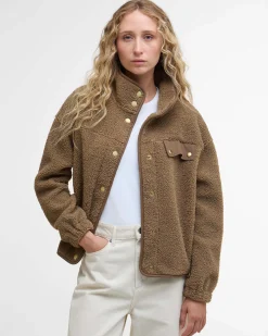 Giubbino Barbour Mabell color cammello in tessuto teddy con colletto in piedi e taschino sul petto