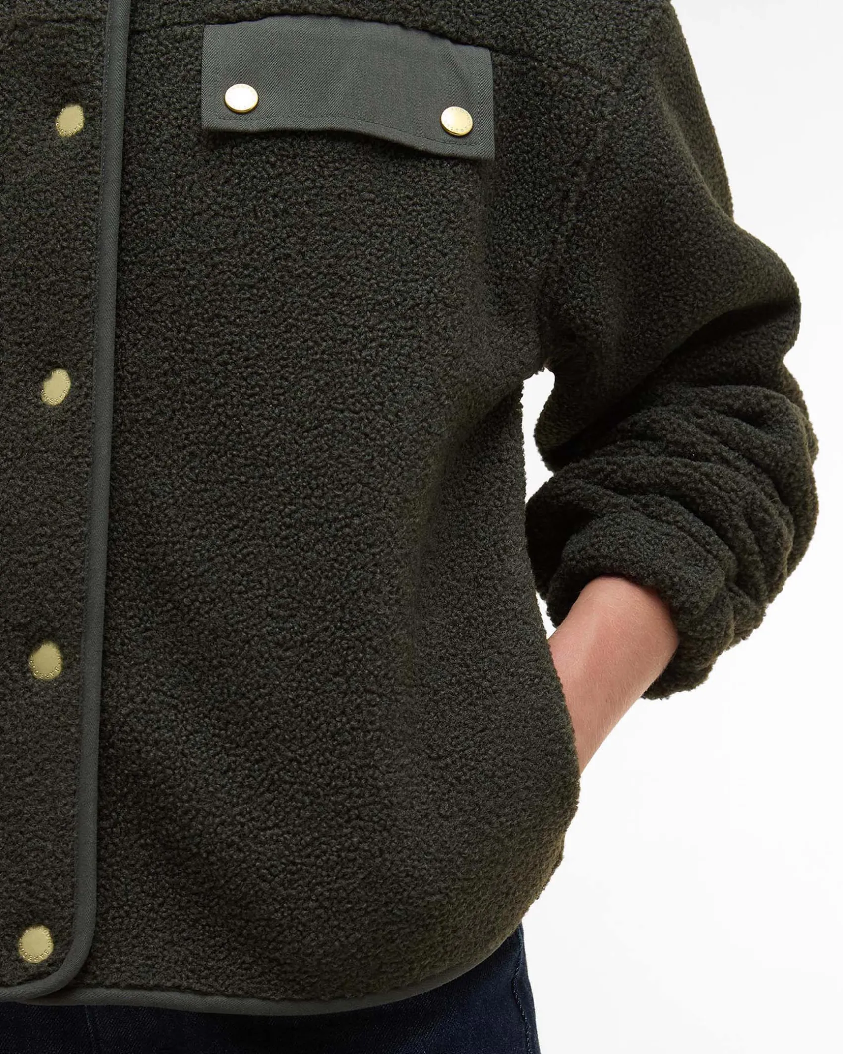 Giubbino Barbour Mabell verde oliva in tessuto teddy con colletto in piedi e taschino sul petto